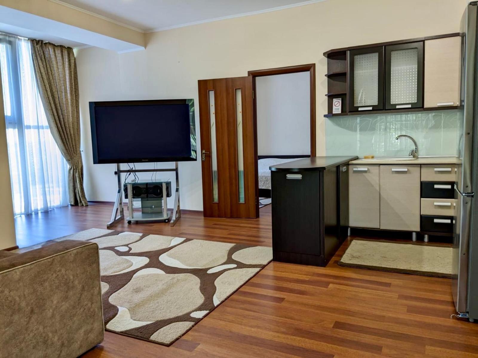 Helen Hotel Mykolaiv Habitación foto