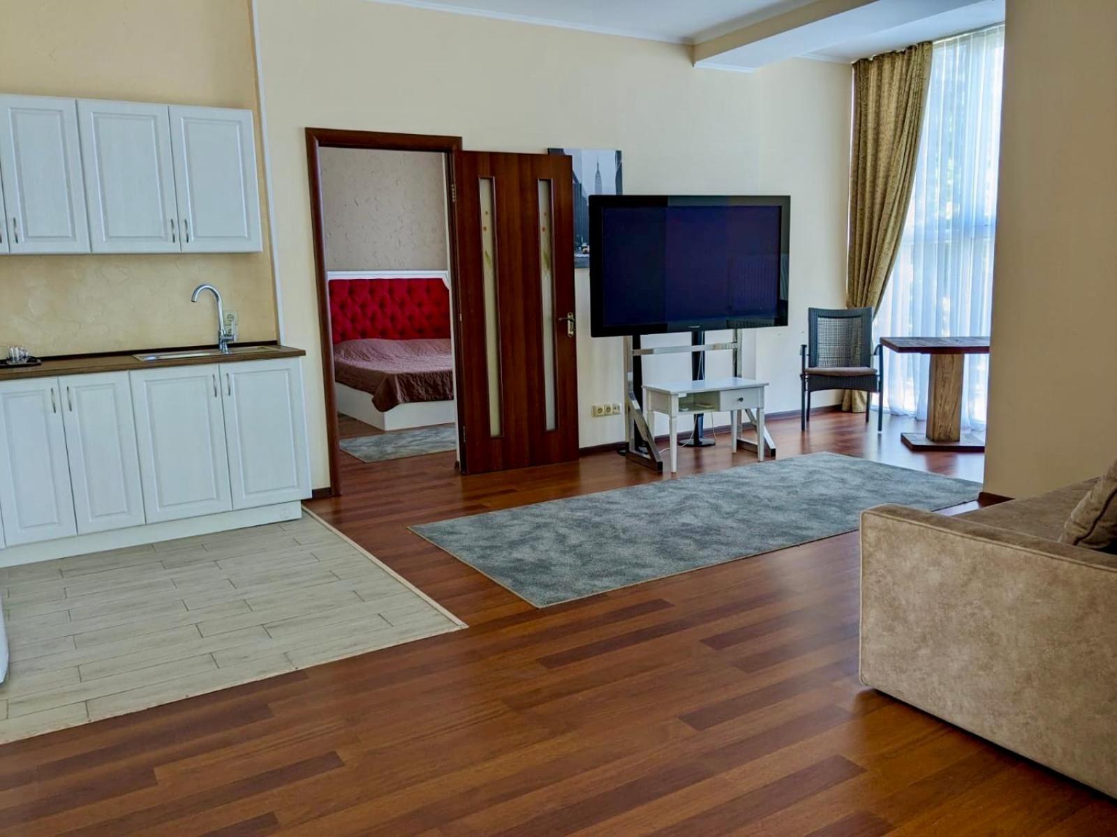Helen Hotel Mykolaiv Habitación foto