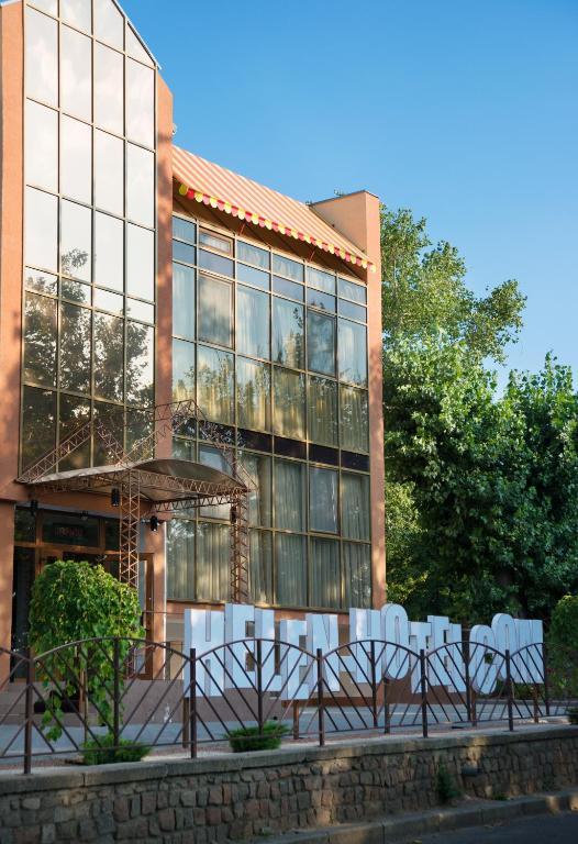 Helen Hotel Mykolaiv Exterior foto
