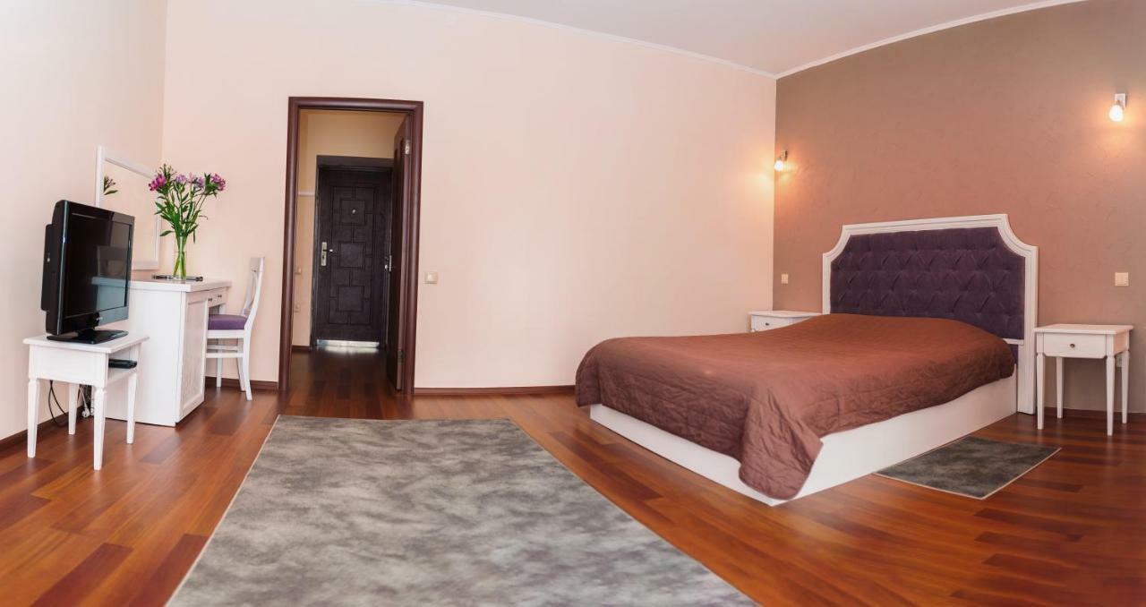 Helen Hotel Mykolaiv Exterior foto